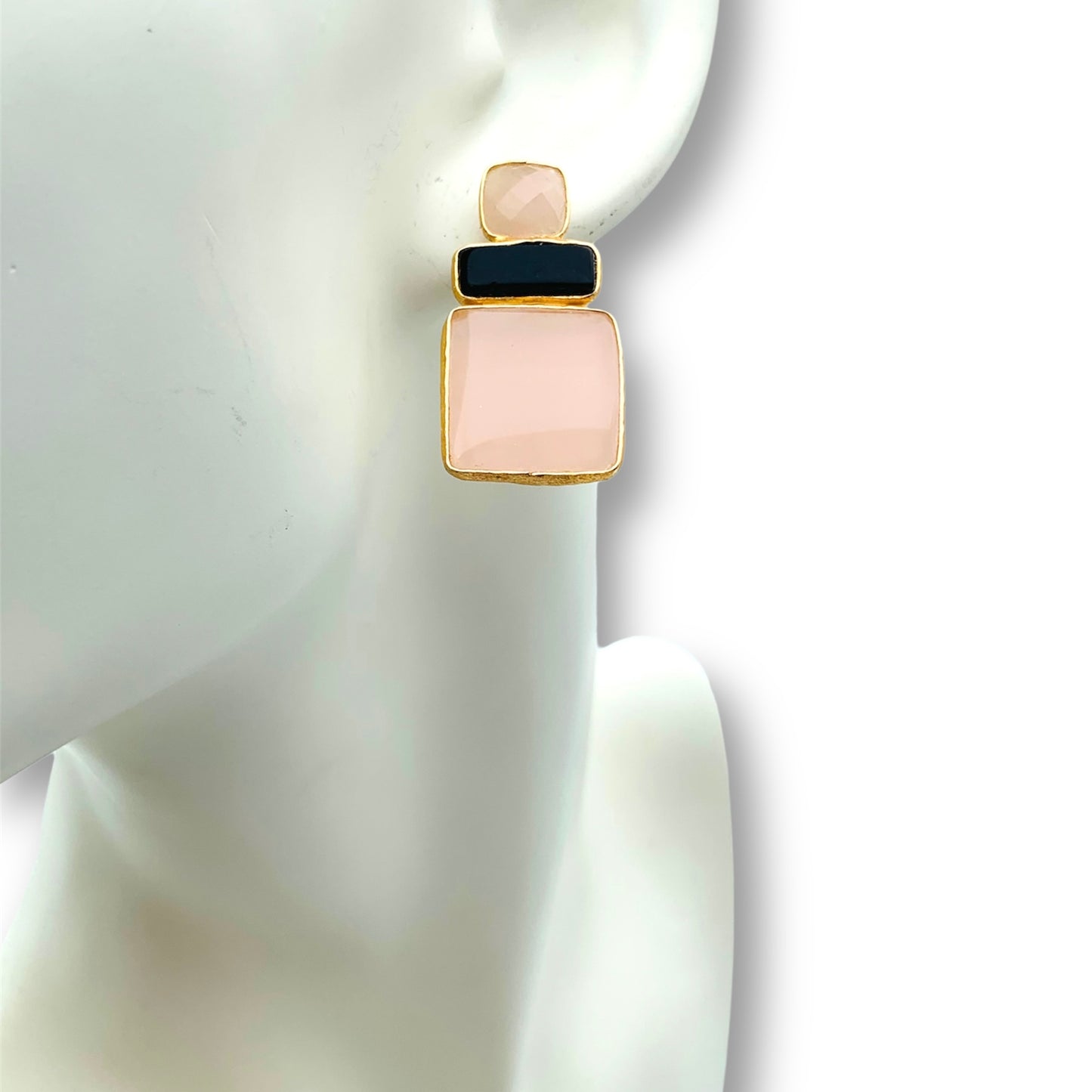 Orecchini con Quarzo Rosa e Onice.