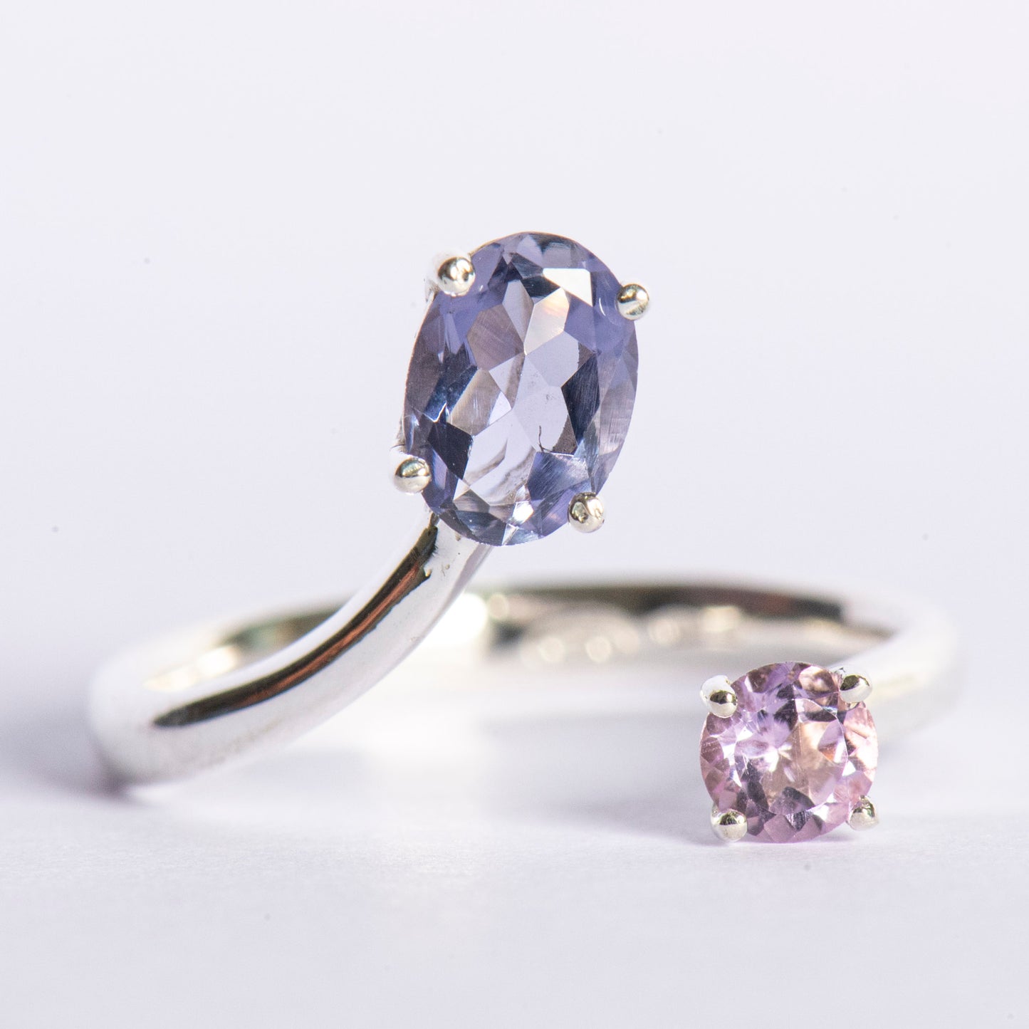 Anello "Andromeda" in Argento Rodiato - Iolite
