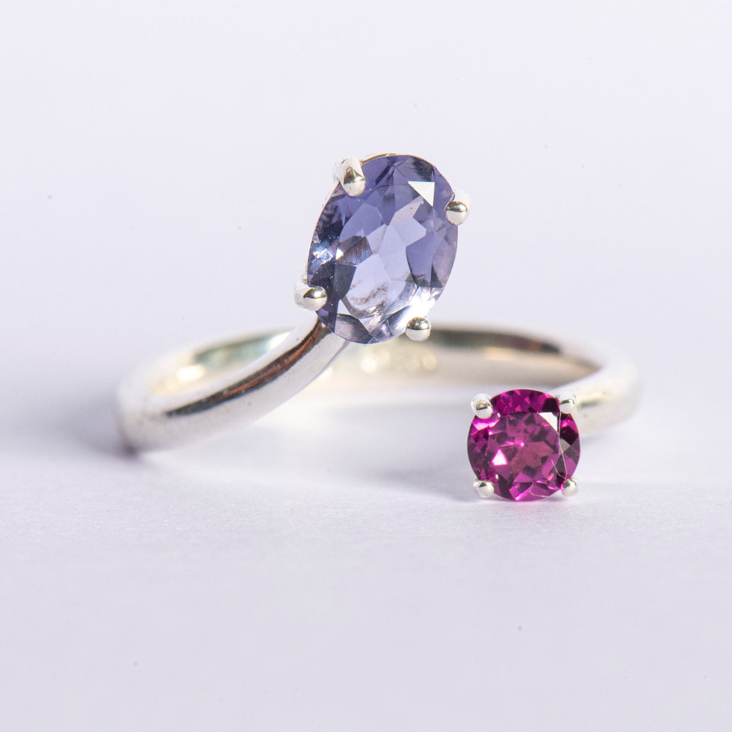 Anello "Andromeda" in Argento Rodiato - Iolite