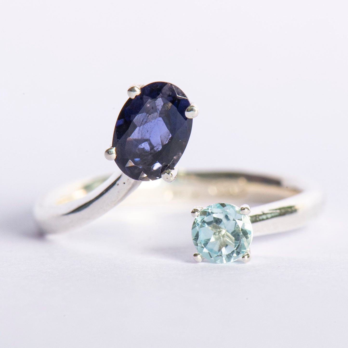 Anello "Andromeda" in Argento Rodiato - Iolite
