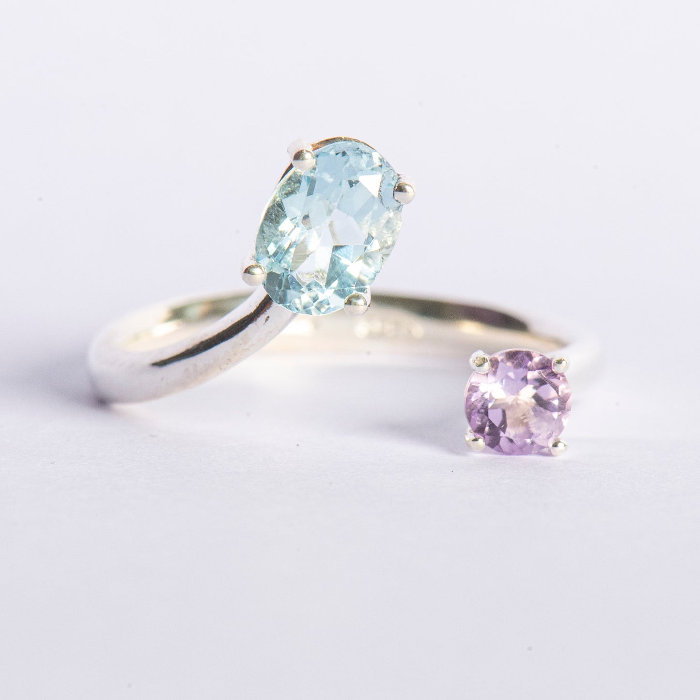 Anello "Andromeda" in Argento Rodiato - Topazio Azzurro